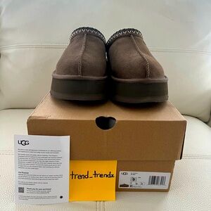 NEW in Box UGG TAZZ HICKORY 1122553-HCK 
Womens 9 Shoes Platform Slippers Suede